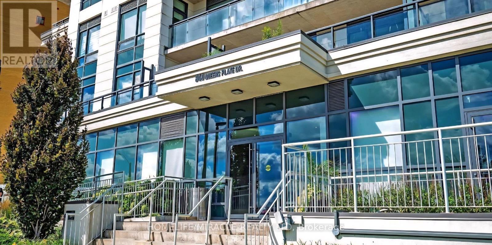 10 - 840 QUEENS PLATE DRIVE, Toronto, Ontario