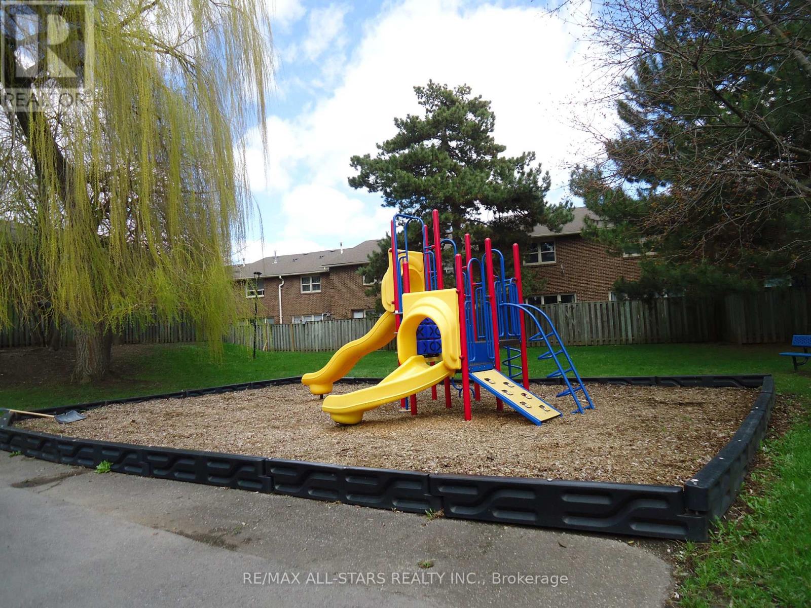 61 Eden Park Drive, Brampton, Ontario  L6T 3A5 - Photo 2 - W13080730