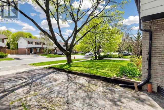 177 Mccraney Street W, Oakville, Ontario  L6H 1H8 - Photo 4 - W13080752