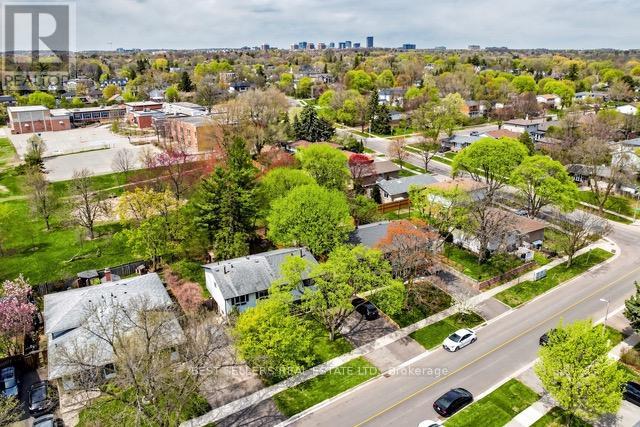 177 Mccraney Street W, Oakville, Ontario  L6H 1H8 - Photo 47 - W13080752