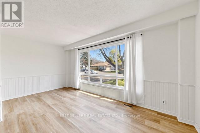 177 Mccraney Street W, Oakville, Ontario  L6H 1H8 - Photo 5 - W13080752