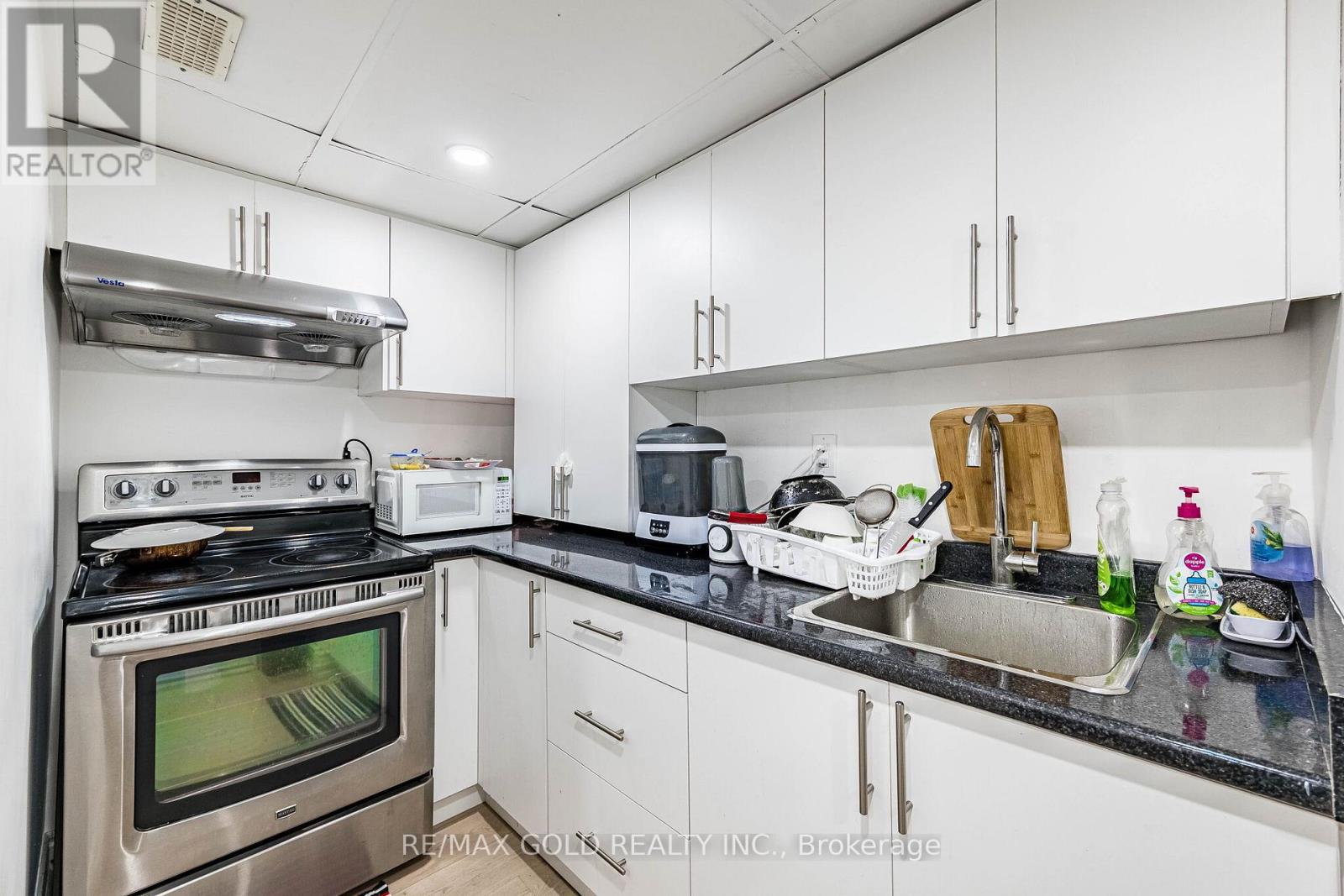 31 Garibaldi Drive, Brampton, Ontario  L6X 4Y7 - Photo 31 - W13080760