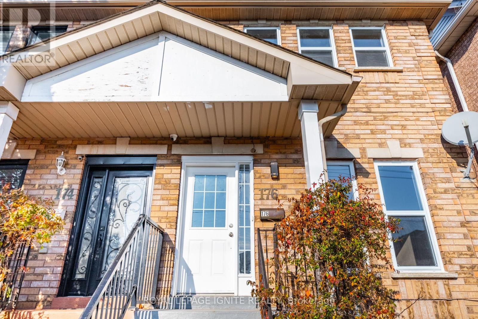 Bsmt - 176 Wright Avenue, Toronto, Ontario  M9N 3Z2 - Photo 3 - W13080832