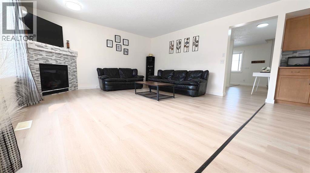 217 Coopers Grove SW, Airdrie, Alberta  T2B 0G4 - Photo 10 - A2303255