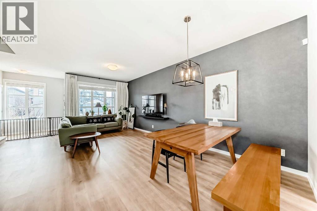 19 Rowley Common NW, Calgary, Alberta  T3L 0G4 - Photo 7 - A2303482
