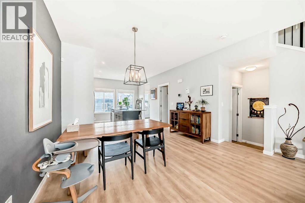 19 Rowley Common NW, Calgary, Alberta  T3L 0G4 - Photo 10 - A2303482