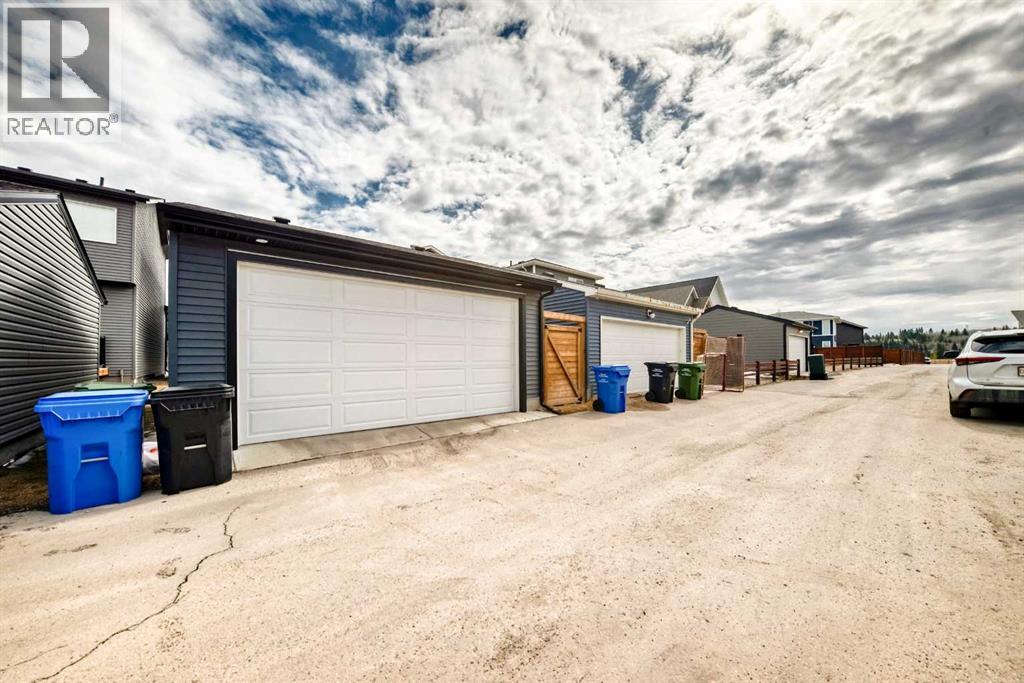 19 Rowley Common NW, Calgary, Alberta  T3L 0G4 - Photo 46 - A2303482