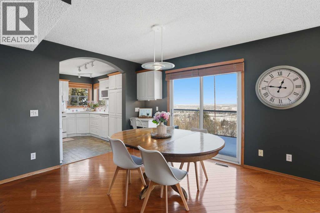 131 Edgebrook Circle Nw, Calgary, Alberta  T3A 5A4 - Photo 17 - A2307270
