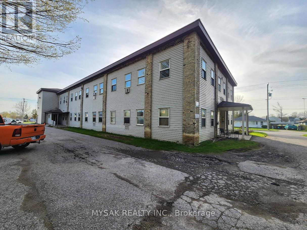 123 East Street, Central Huron, Ontario  N0M 1L0 - Photo 3 - X13080648