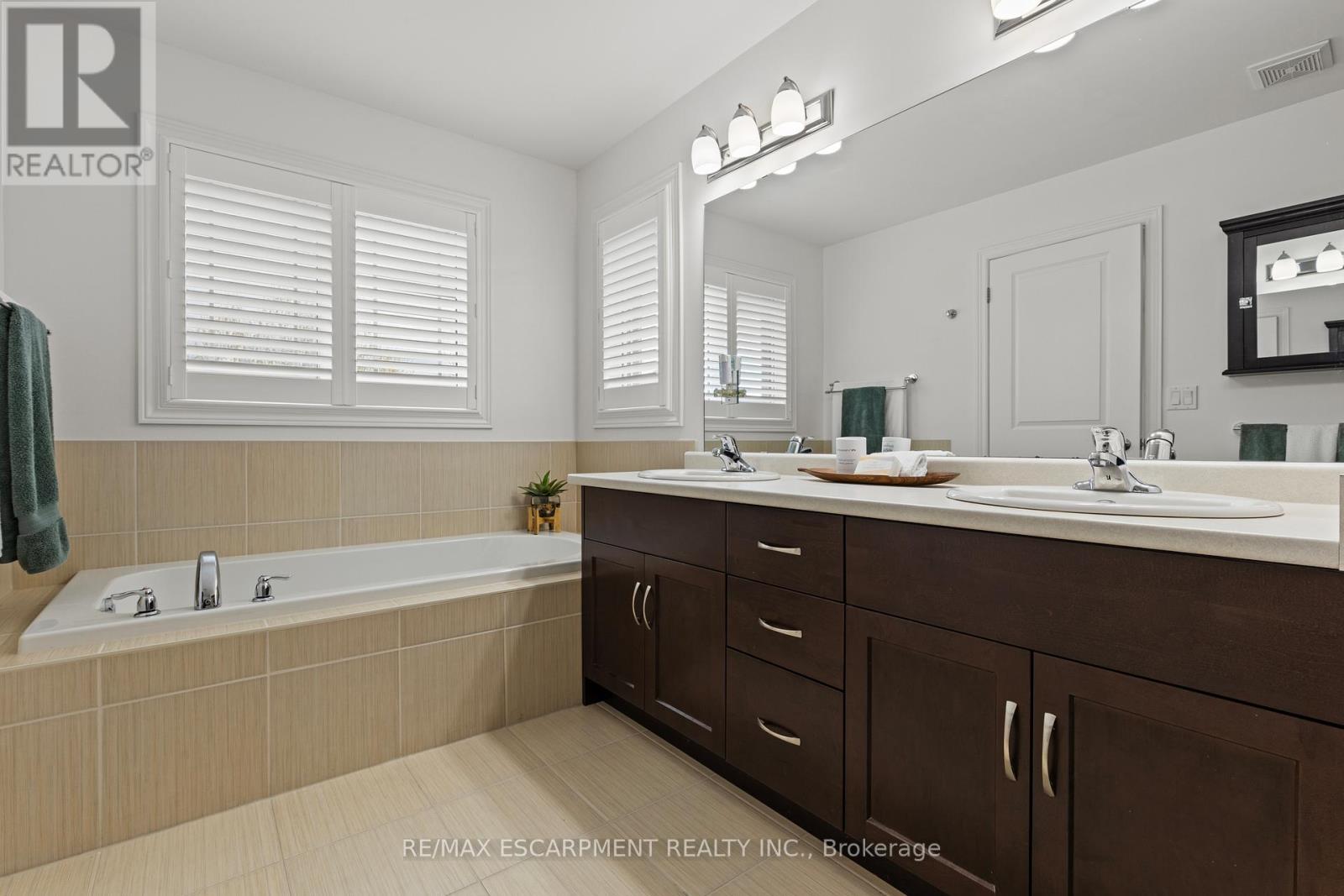 65 Winslow Way, Hamilton, Ontario  L8J 0G9 - Photo 19 - X13080672