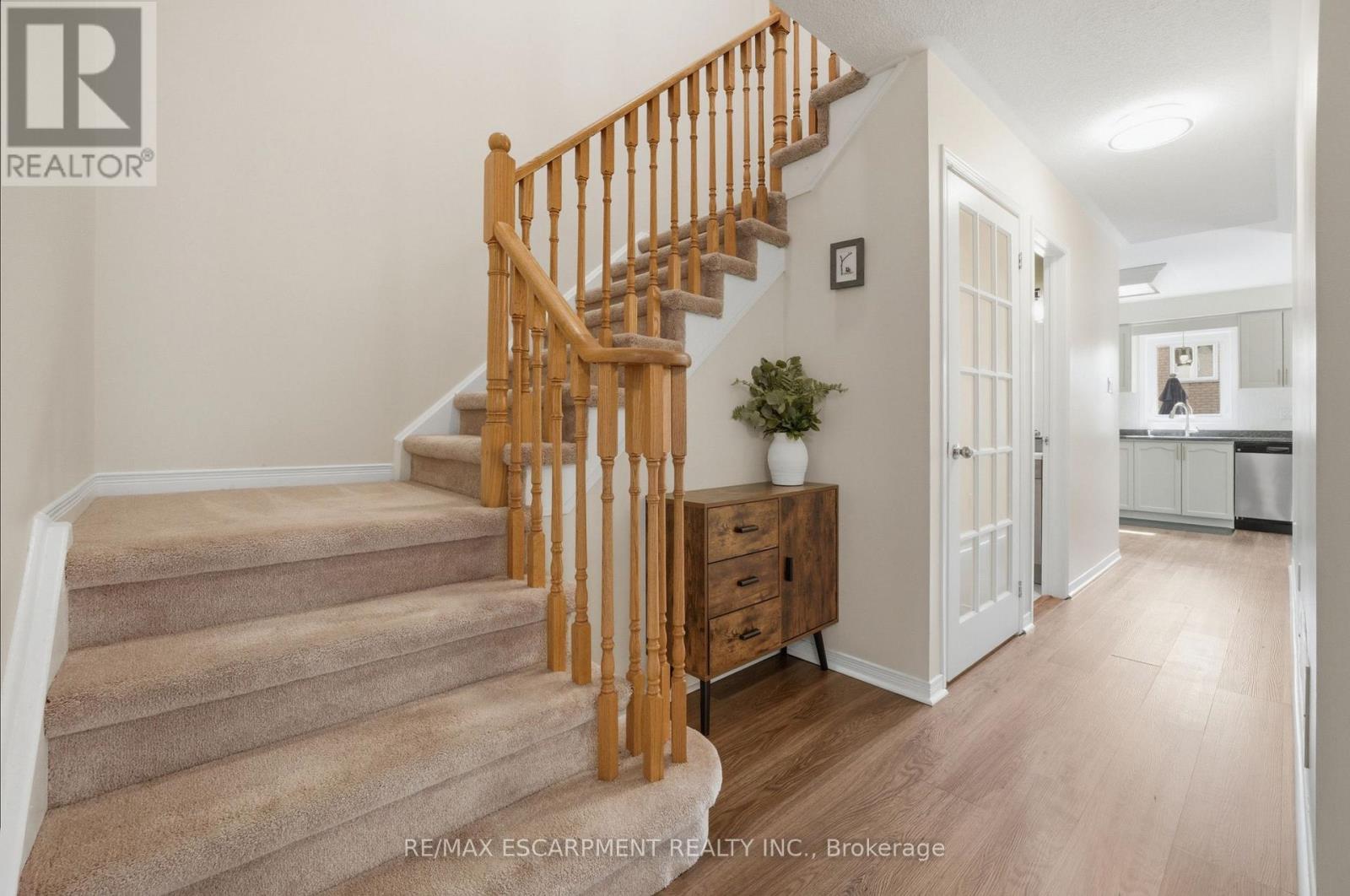 51 Harnesworth Crescent, Hamilton (Waterdown), Ontario  L8B 0J3 - Photo 14 - X13080824