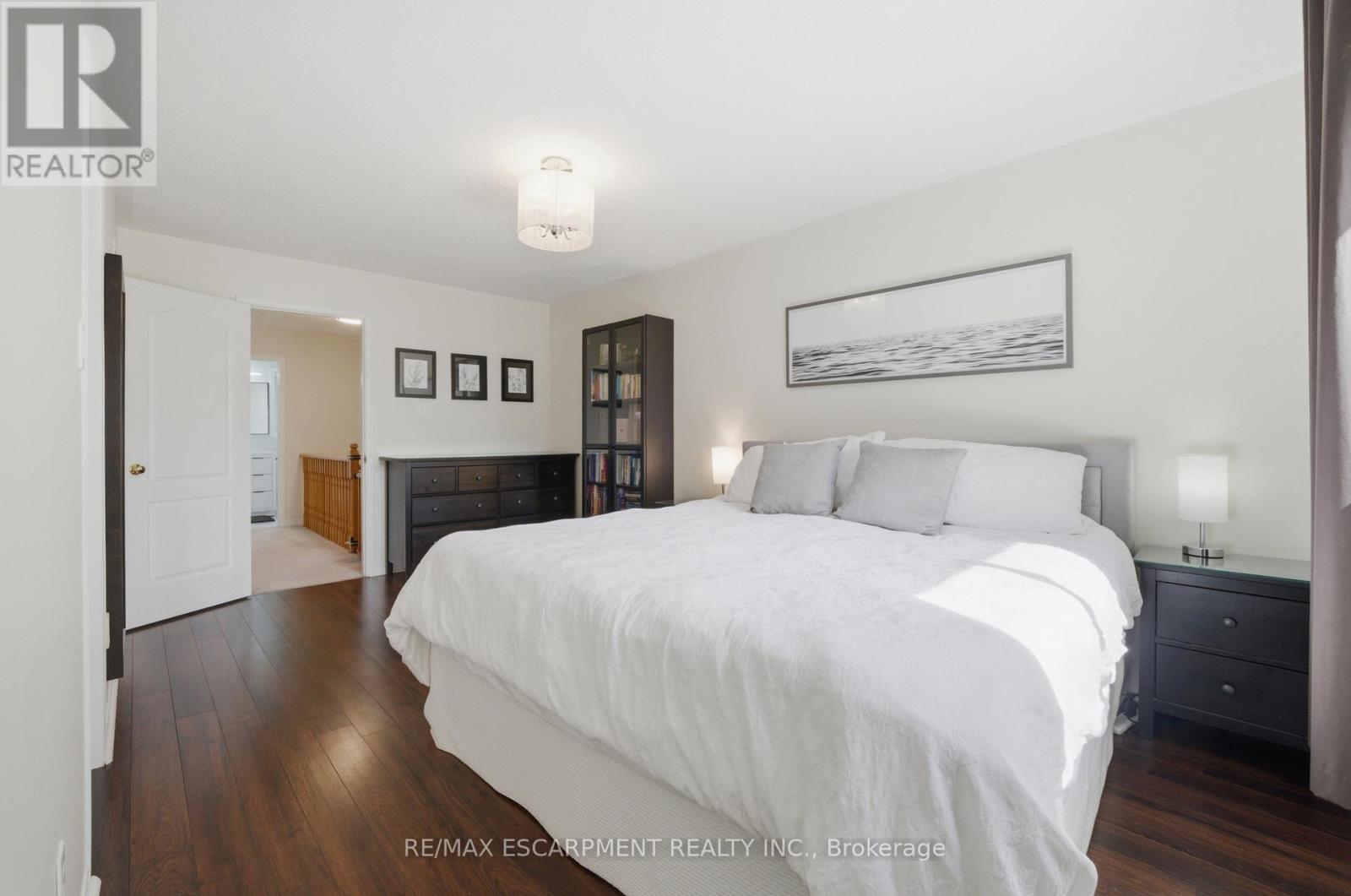 51 Harnesworth Crescent, Hamilton (Waterdown), Ontario  L8B 0J3 - Photo 16 - X13080824