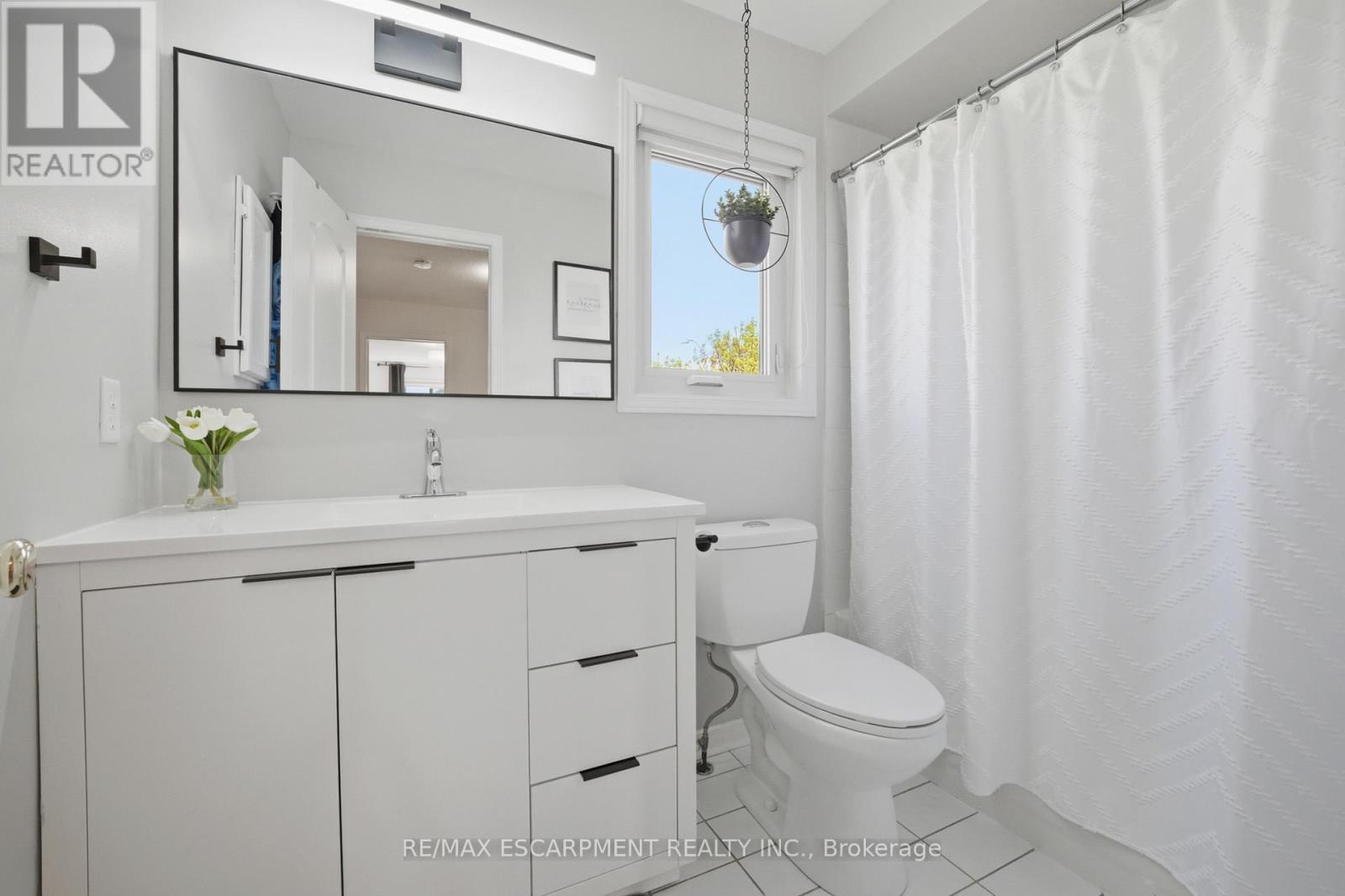 51 Harnesworth Crescent, Hamilton (Waterdown), Ontario  L8B 0J3 - Photo 23 - X13080824