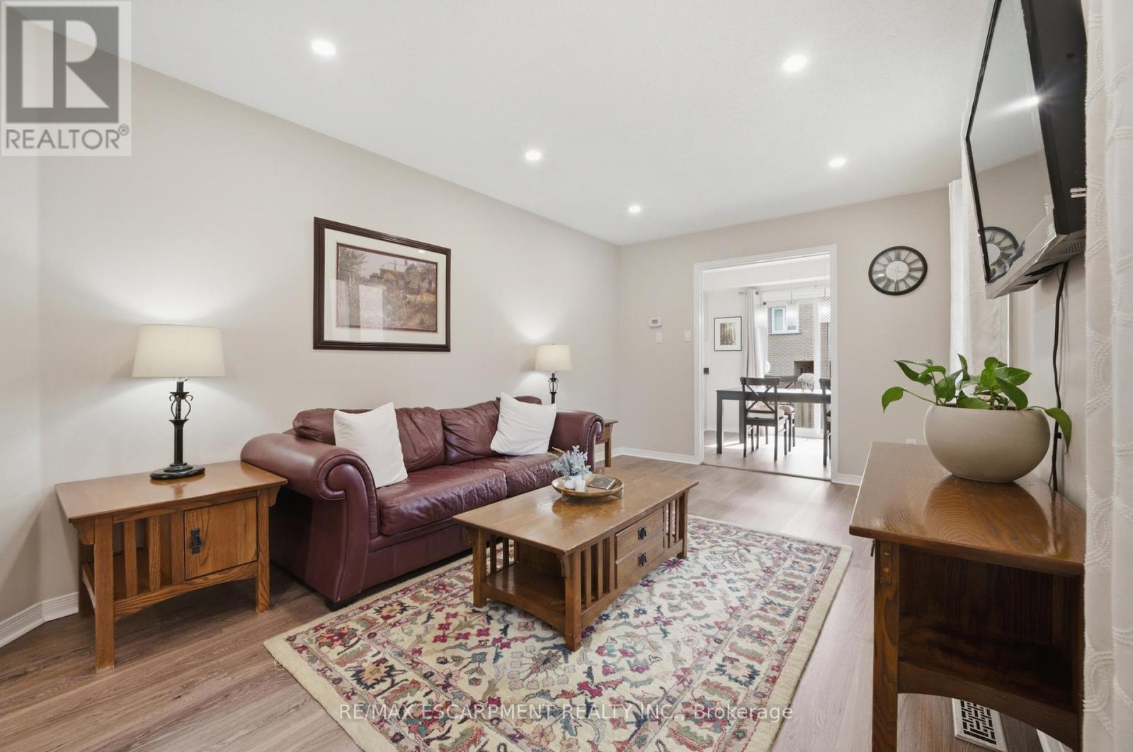 51 Harnesworth Crescent, Hamilton (Waterdown), Ontario  L8B 0J3 - Photo 6 - X13080824
