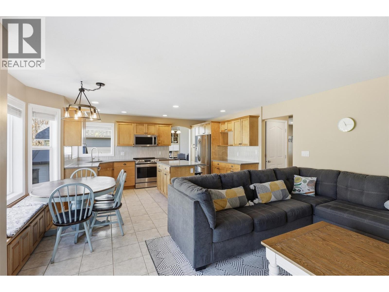 827 Bramble Place, Kamloops, British Columbia  V1S 1Y6 - Photo 12 - 10385993