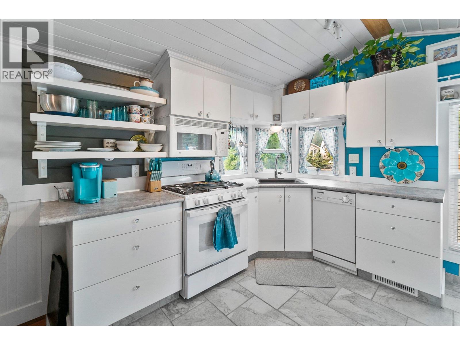1383 Silver Sands Road Unit# 6, Sicamous, British Columbia  V0E 2V1 - Photo 2 - 10385755