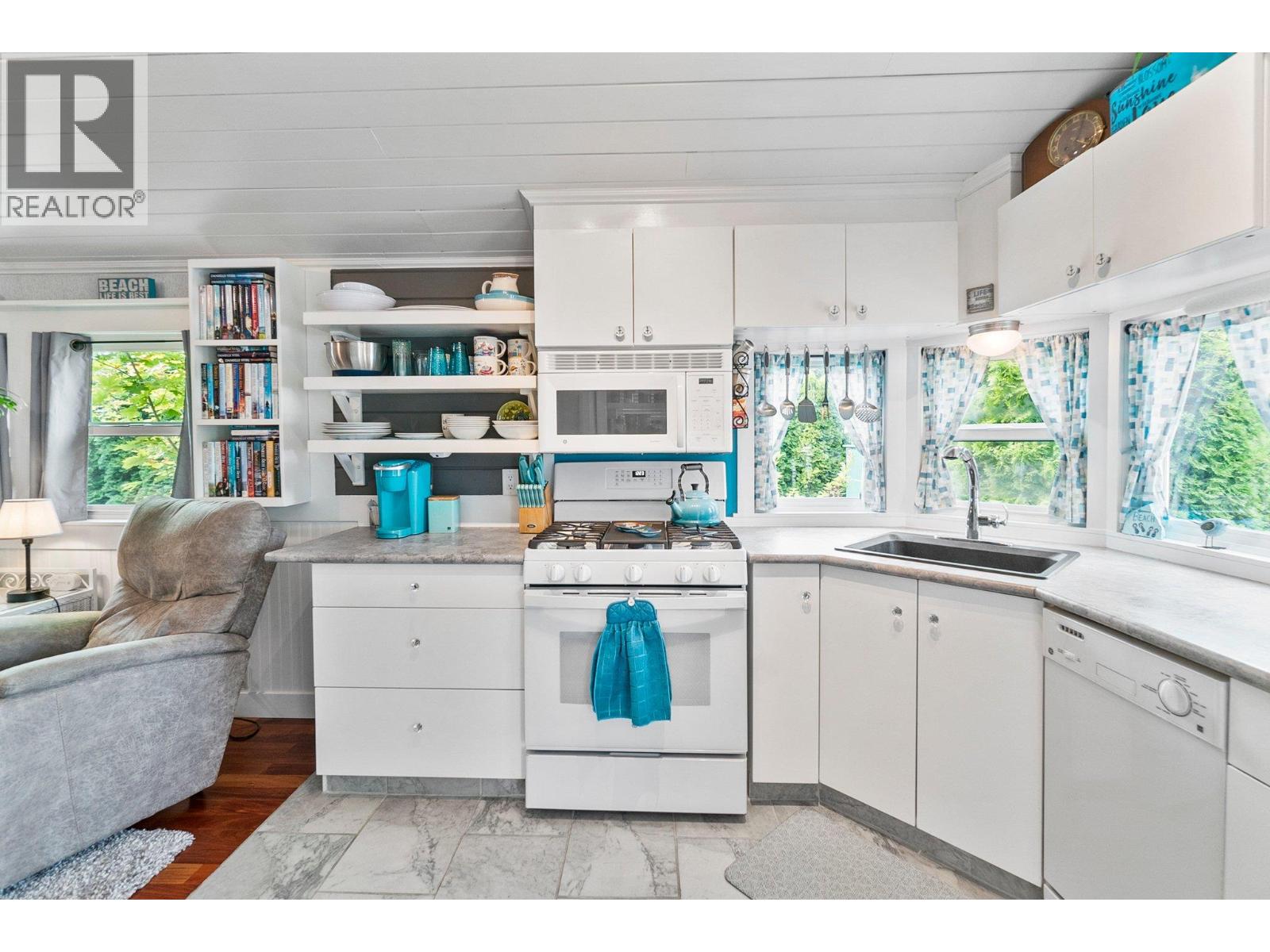 1383 Silver Sands Road Unit# 6, Sicamous, British Columbia  V0E 2V1 - Photo 7 - 10385755