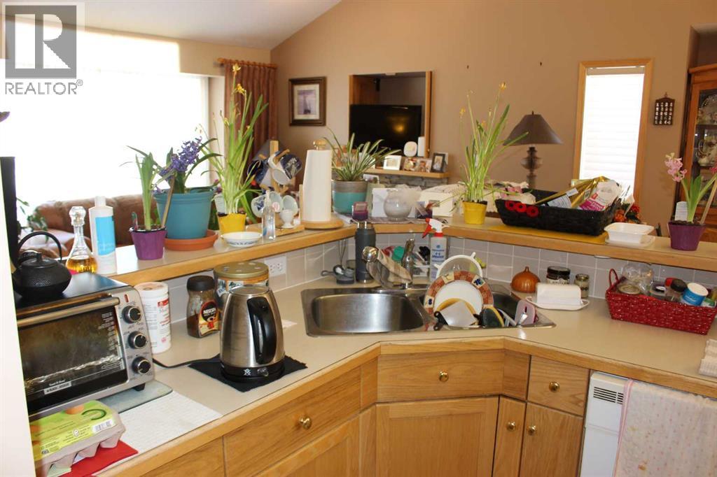 605 Maple Place, Picture Butte, Alberta  T0K 1V0 - Photo 6 - A2307811