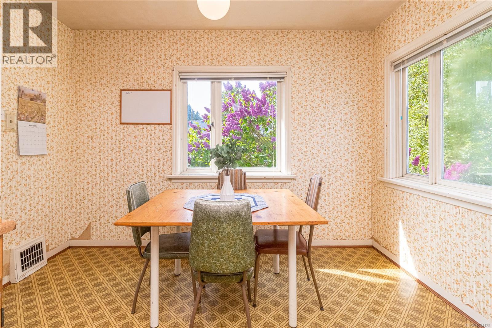336 Irving Rd, Victoria, British Columbia  V8S 4A2 - Photo 22 - 1034128