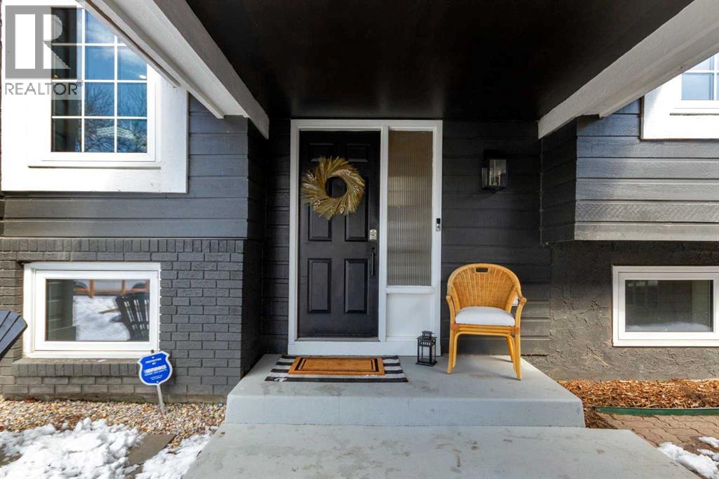 40 Deermont Road Se, Calgary, Alberta  T2J 5T5 - Photo 3 - A2301333
