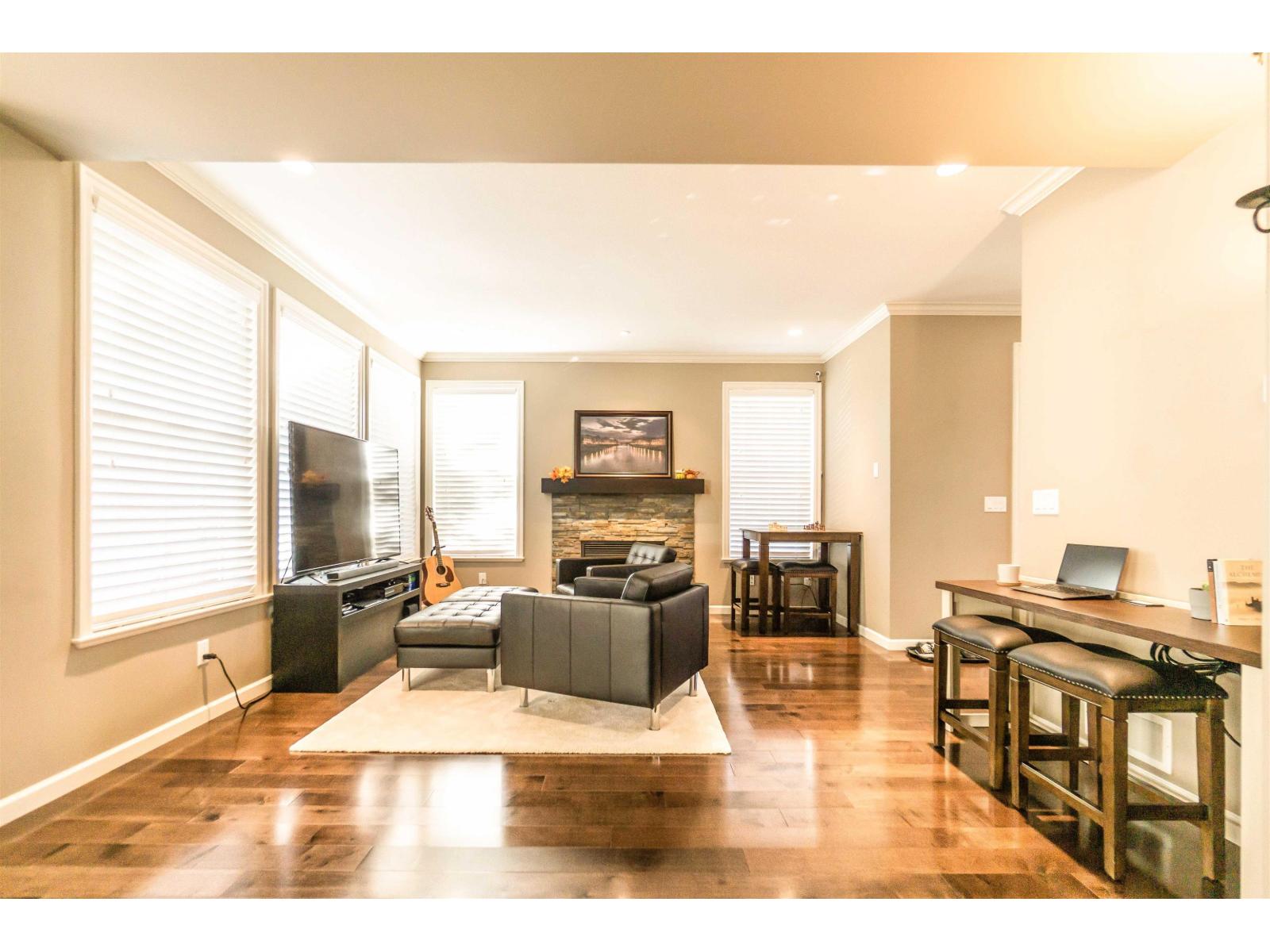 7158 208a Street, Langley, British Columbia  V2Y 0J1 - Photo 3 - R3119098