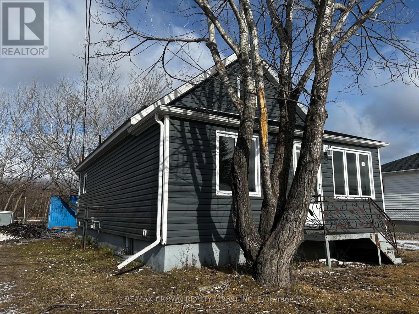 11 Ontario Avenue, Kapuskasing, Ontario  P5N 2J4 - Photo 2 - T13080976