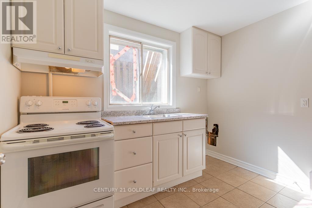 543 Kirkwood Avenue, Ottawa, Ontario  K1Z 5X2 - Photo 12 - X13080986