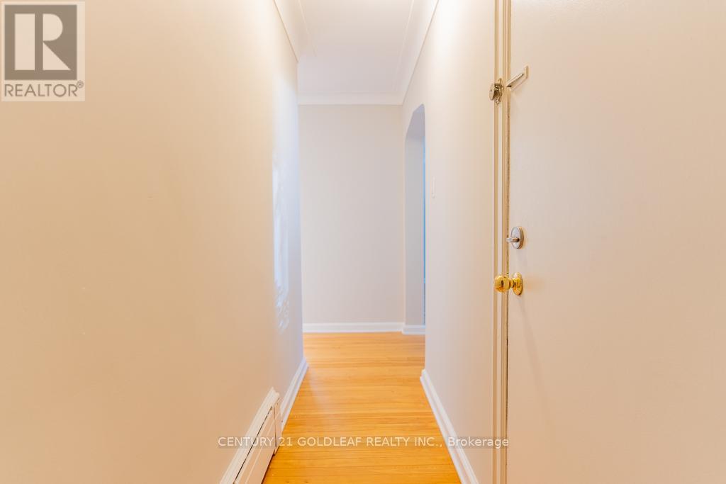 543 Kirkwood Avenue, Ottawa, Ontario  K1Z 5X2 - Photo 4 - X13080986