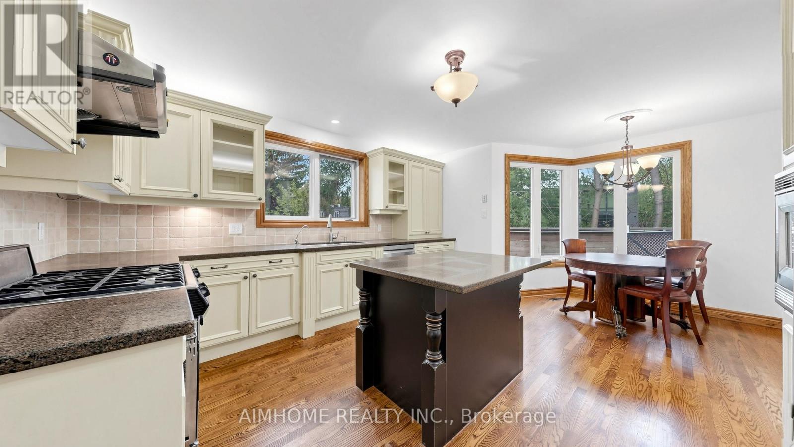 54 Plymbridge Road, Toronto, Ontario  M2P 1A3 - Photo 13 - C13076360