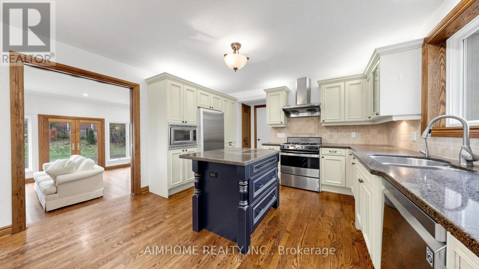 54 Plymbridge Road, Toronto, Ontario  M2P 1A3 - Photo 12 - C13076360