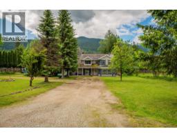 3452 CEMETERY Road, Krestova, British Columbia