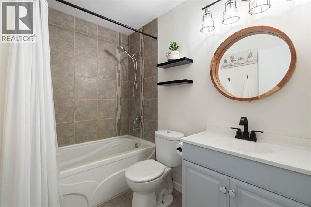 48 Midpark Gardens Se, Calgary, Alberta  T2X 1N7 - Photo 32 - A2306844