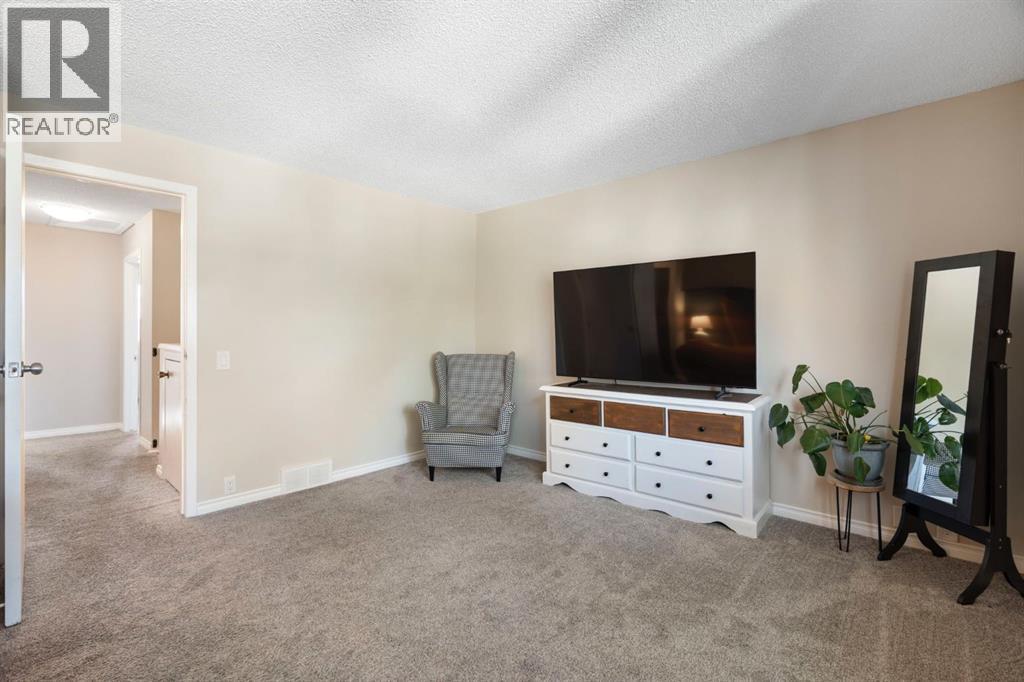 48 Midpark Gardens Se, Calgary, Alberta  T2X 1N7 - Photo 29 - A2306844