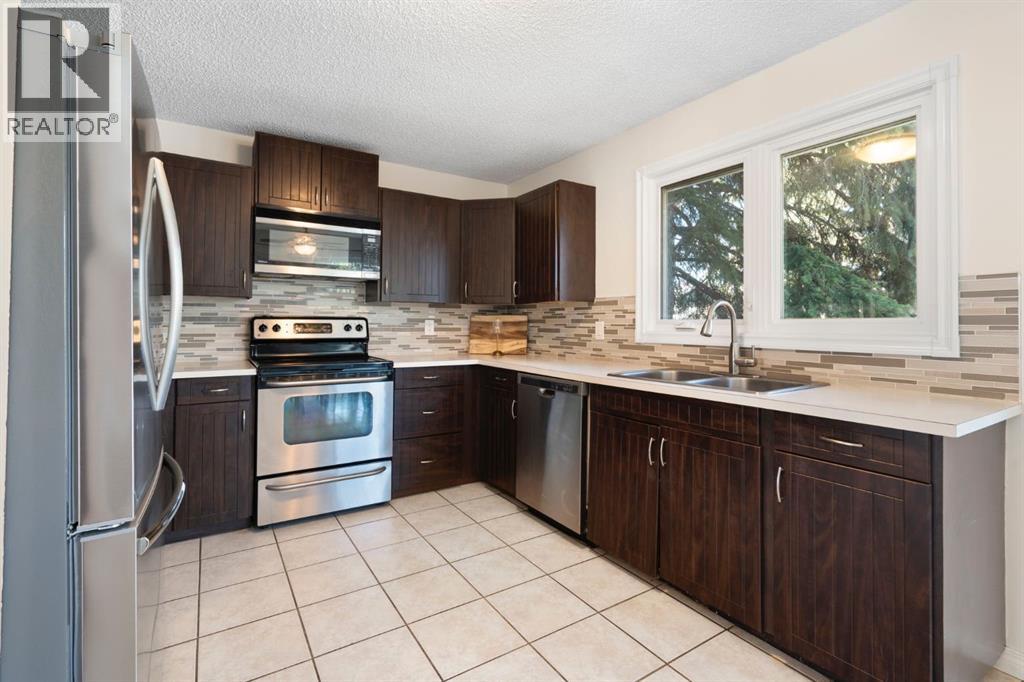 48 Midpark Gardens Se, Calgary, Alberta  T2X 1N7 - Photo 6 - A2306844