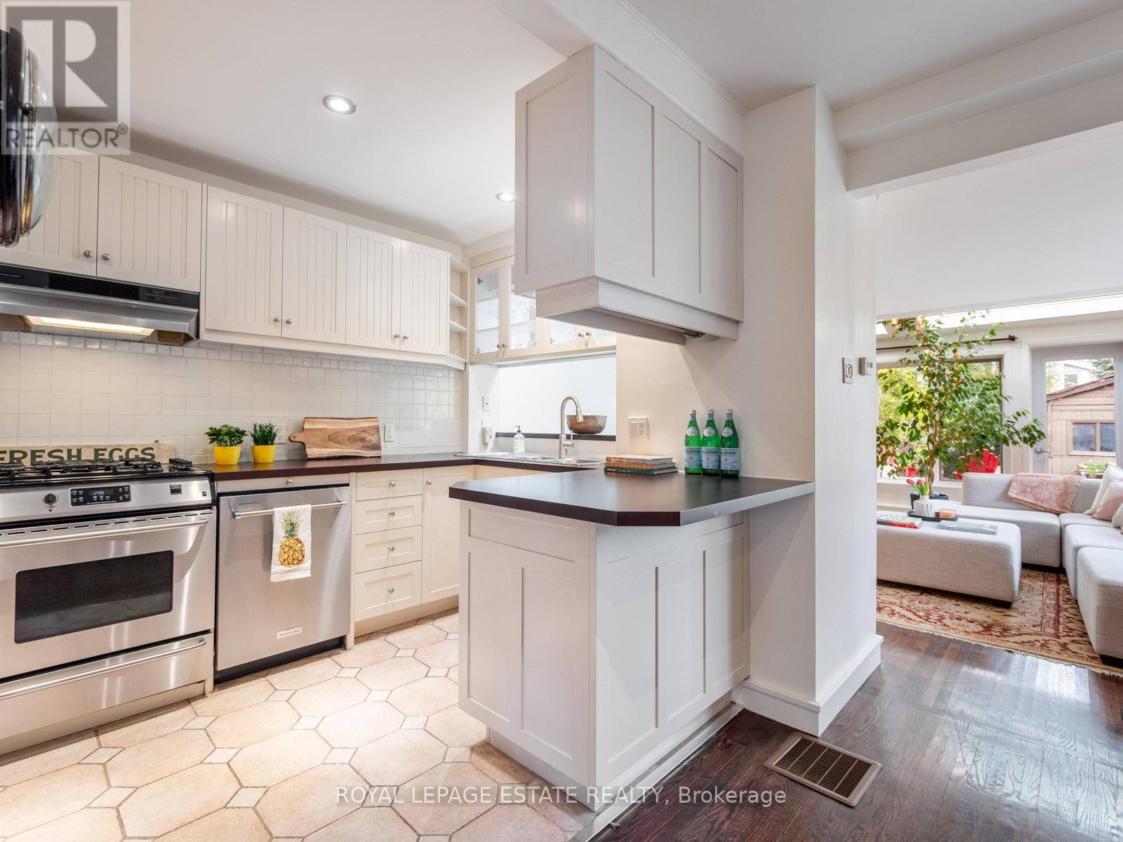 71 Glenmount Park Road, Toronto, Ontario  M4E 2N1 - Photo 13 - E13080902