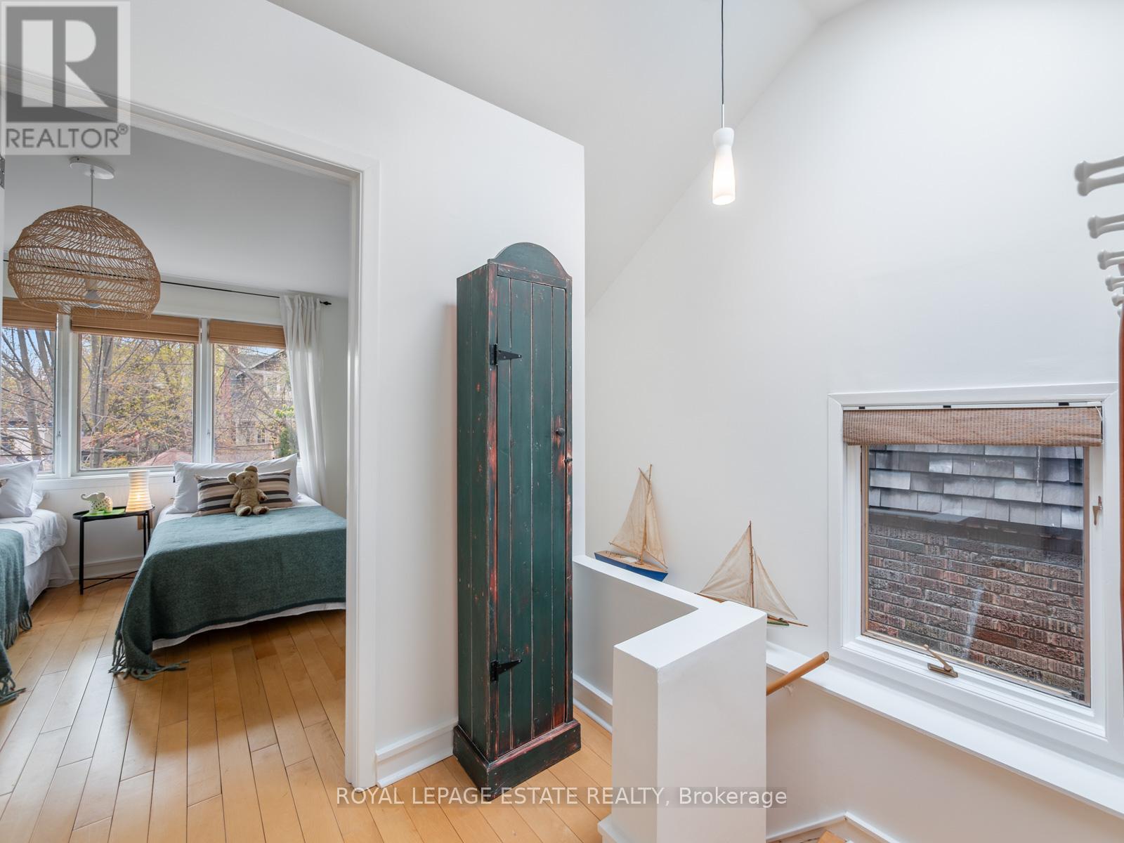 71 Glenmount Park Road, Toronto, Ontario  M4E 2N1 - Photo 19 - E13080902