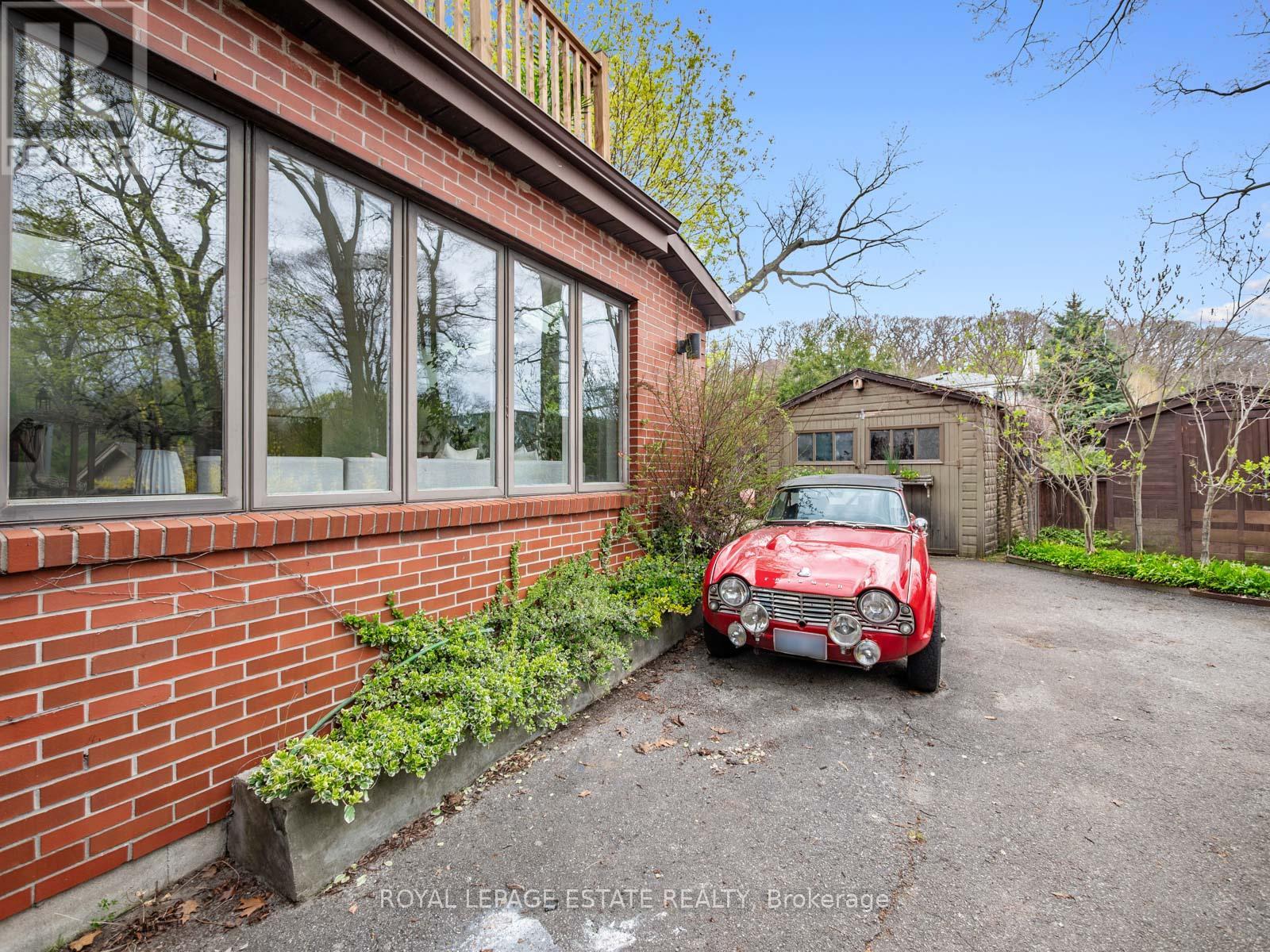 71 Glenmount Park Road, Toronto, Ontario  M4E 2N1 - Photo 32 - E13080902