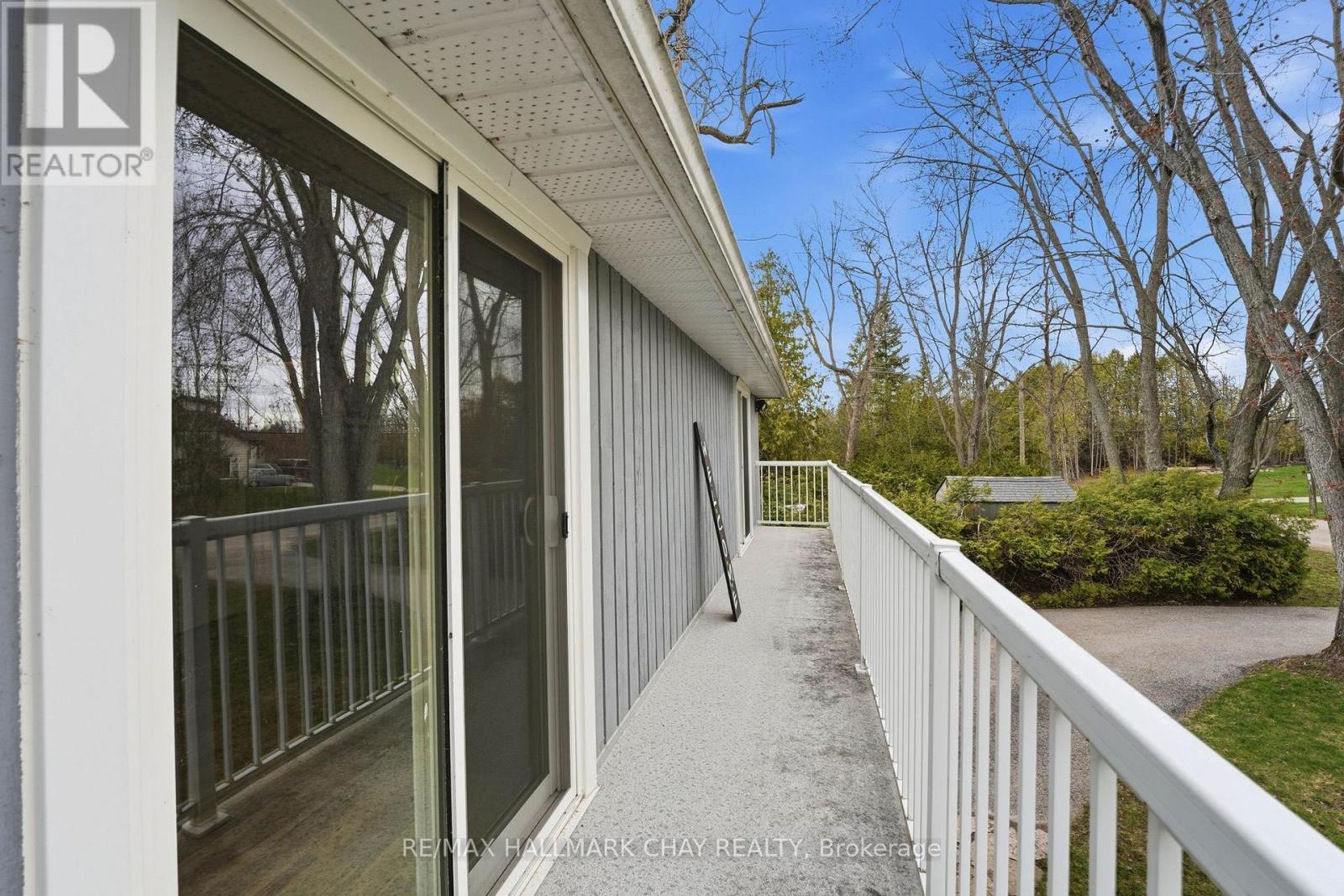 4350 Plum Point Road, Ramara, Ontario  L3V 6H7 - Photo 15 - S12970450