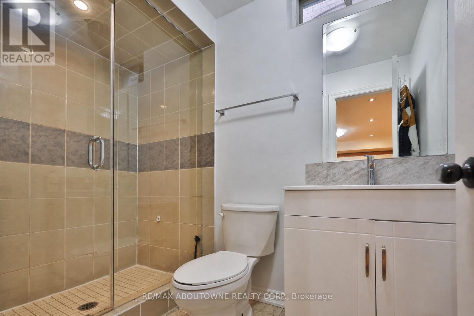 5486 Fudge Terrace, Mississauga, Ontario  L5M 0M8 - Photo 33 - W13080024