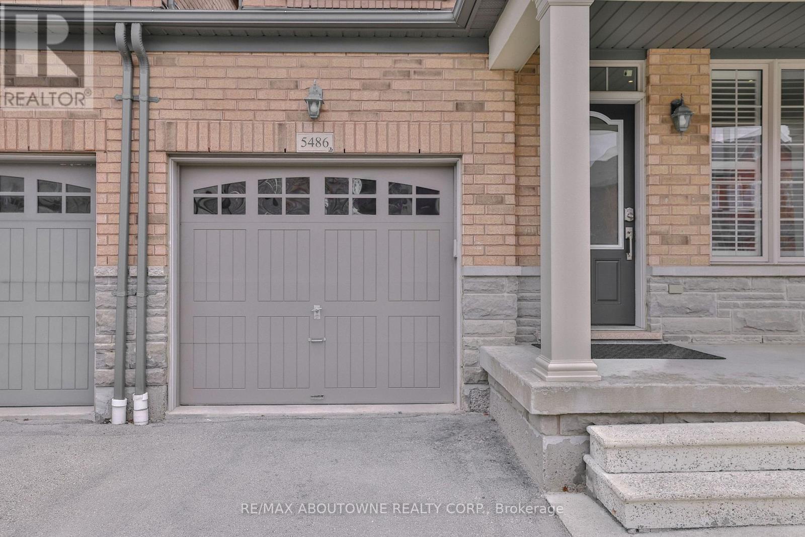 5486 Fudge Terrace, Mississauga, Ontario  L5M 0M8 - Photo 6 - W13080024