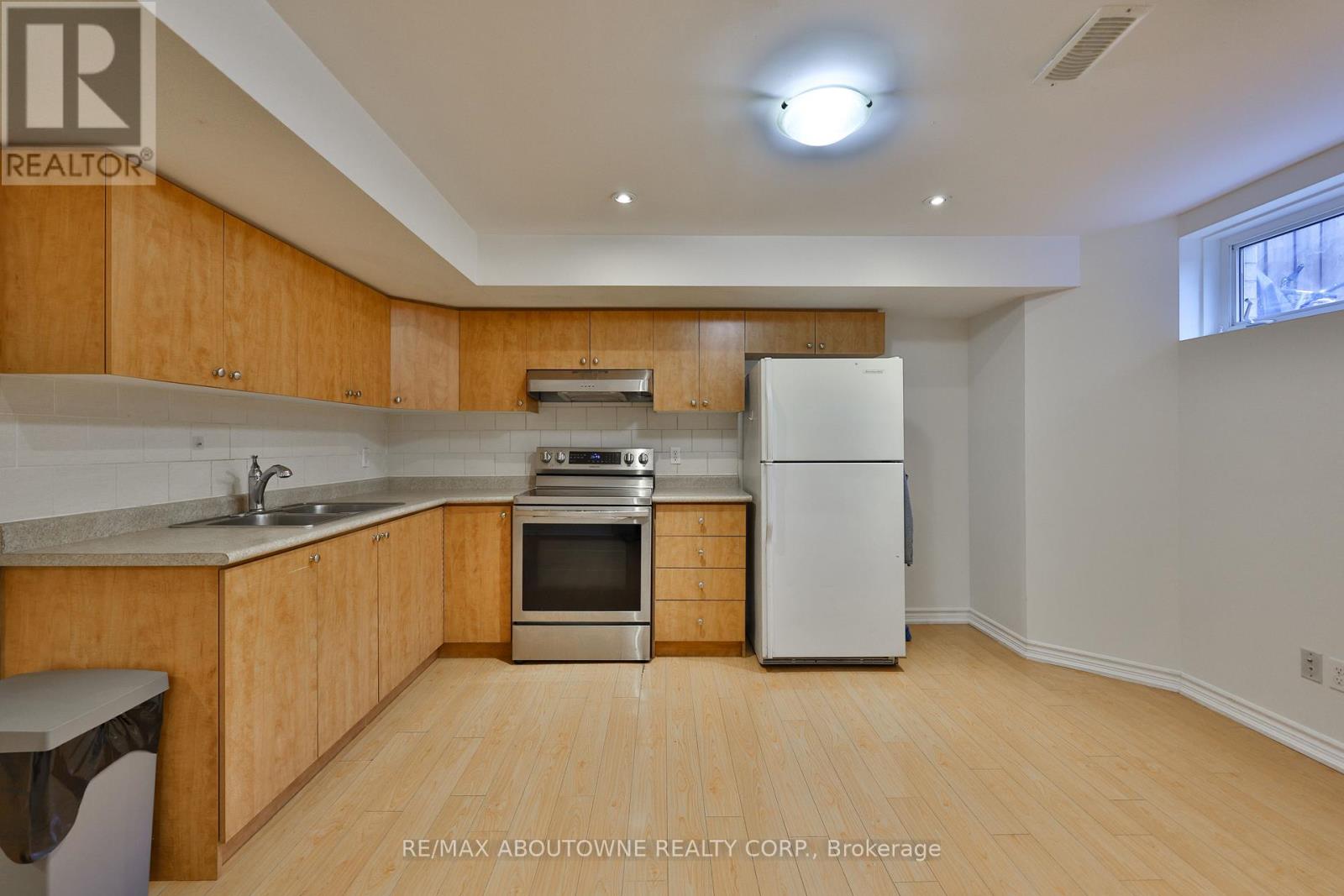 5486 Fudge Terrace, Mississauga, Ontario  L5M 0M8 - Photo 30 - W13080024