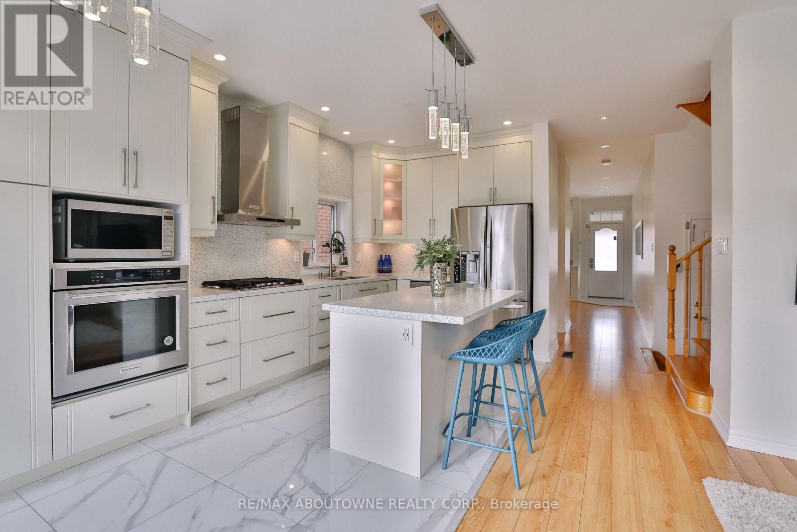 5486 Fudge Terrace, Mississauga, Ontario  L5M 0M8 - Photo 9 - W13080024