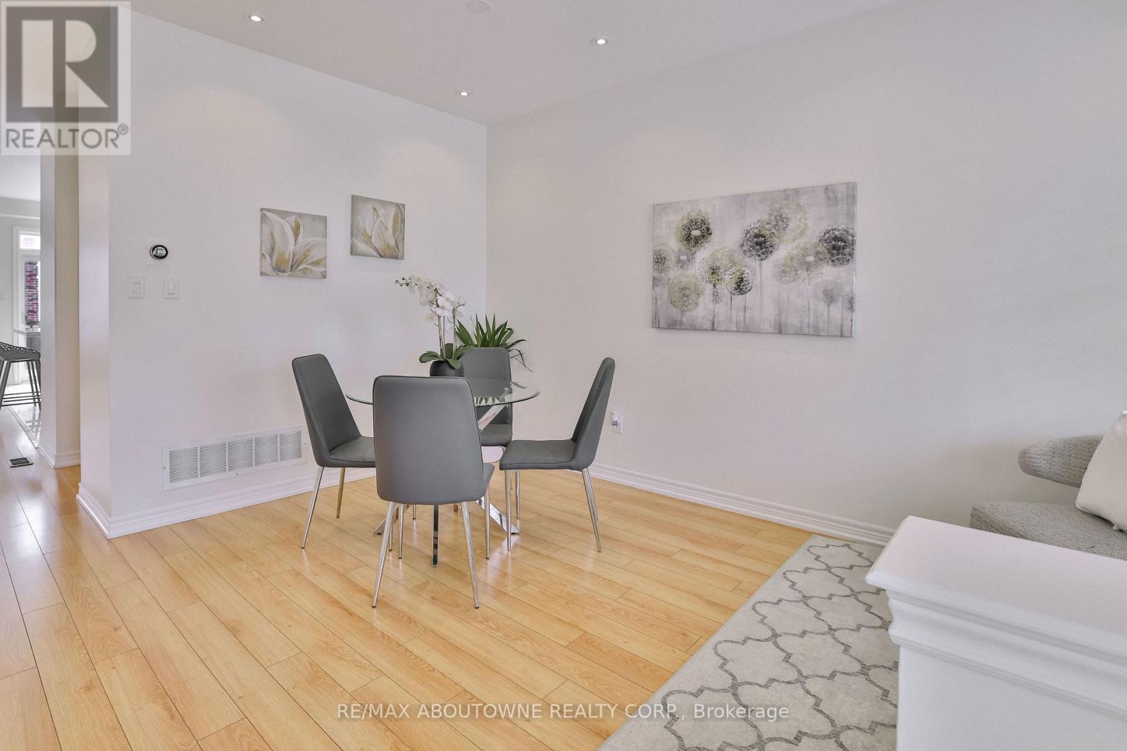 5486 Fudge Terrace, Mississauga, Ontario  L5M 0M8 - Photo 7 - W13080024