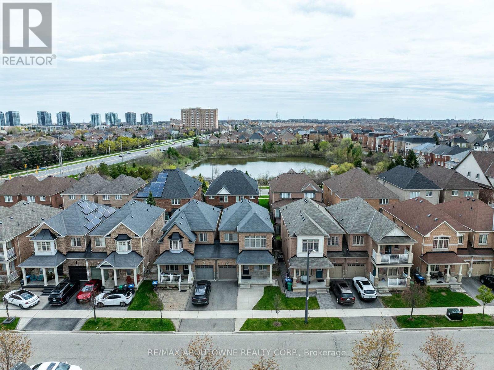 5486 Fudge Terrace, Mississauga, Ontario  L5M 0M8 - Photo 5 - W13080024