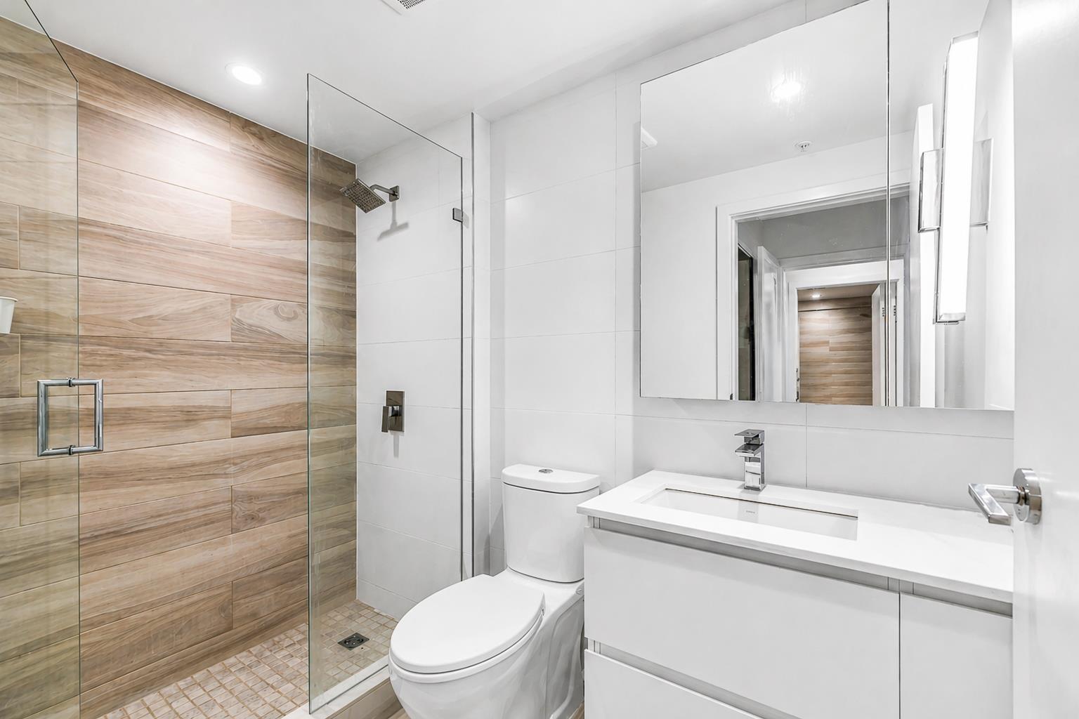 2710 13615 Fraser Highway, Surrey, British Columbia  V3T 0P7 - Photo 17 - R3119007