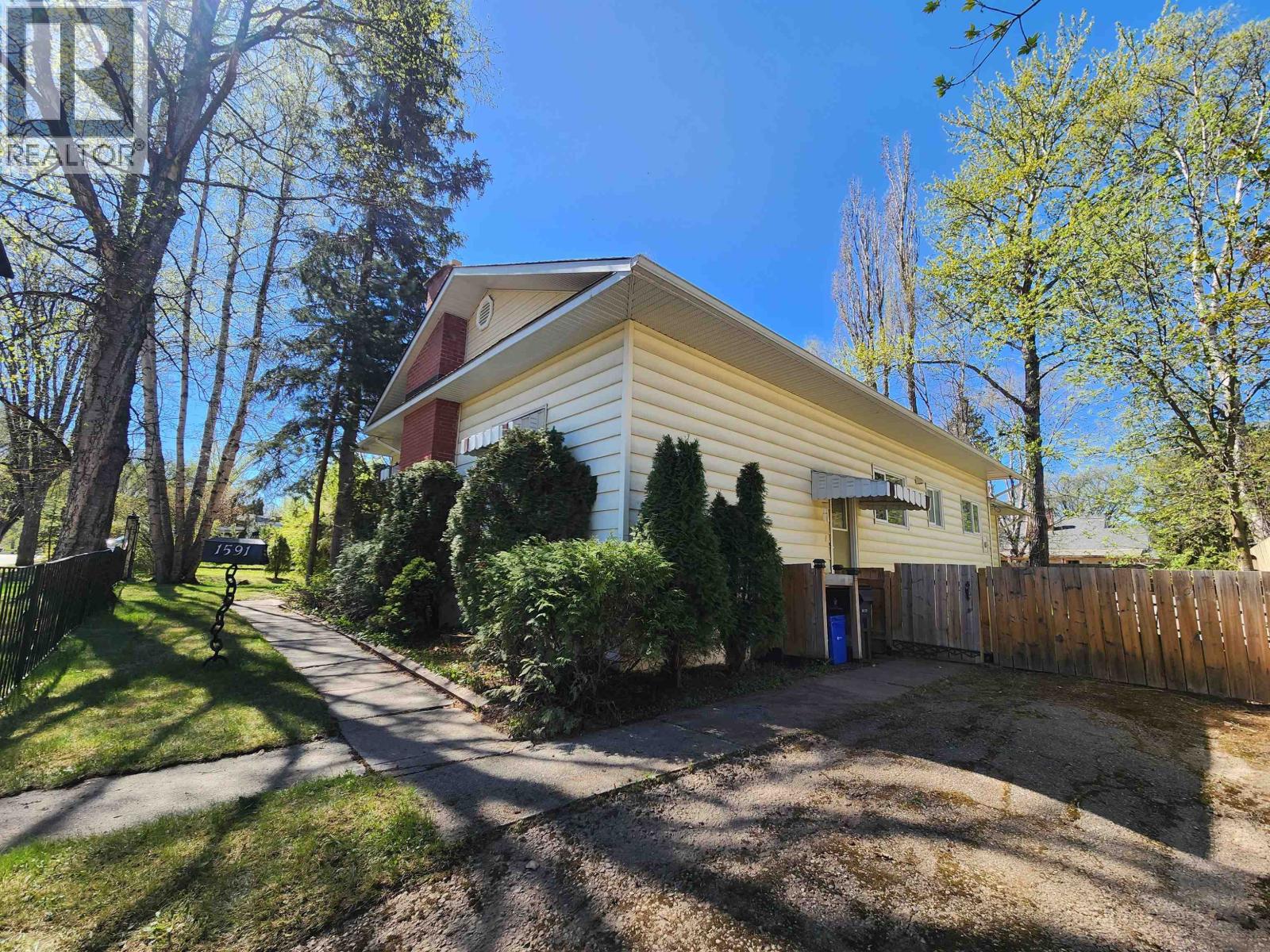 1591 Cedar Street, Prince George, British Columbia  V2L 1B6 - Photo 3 - R3087375