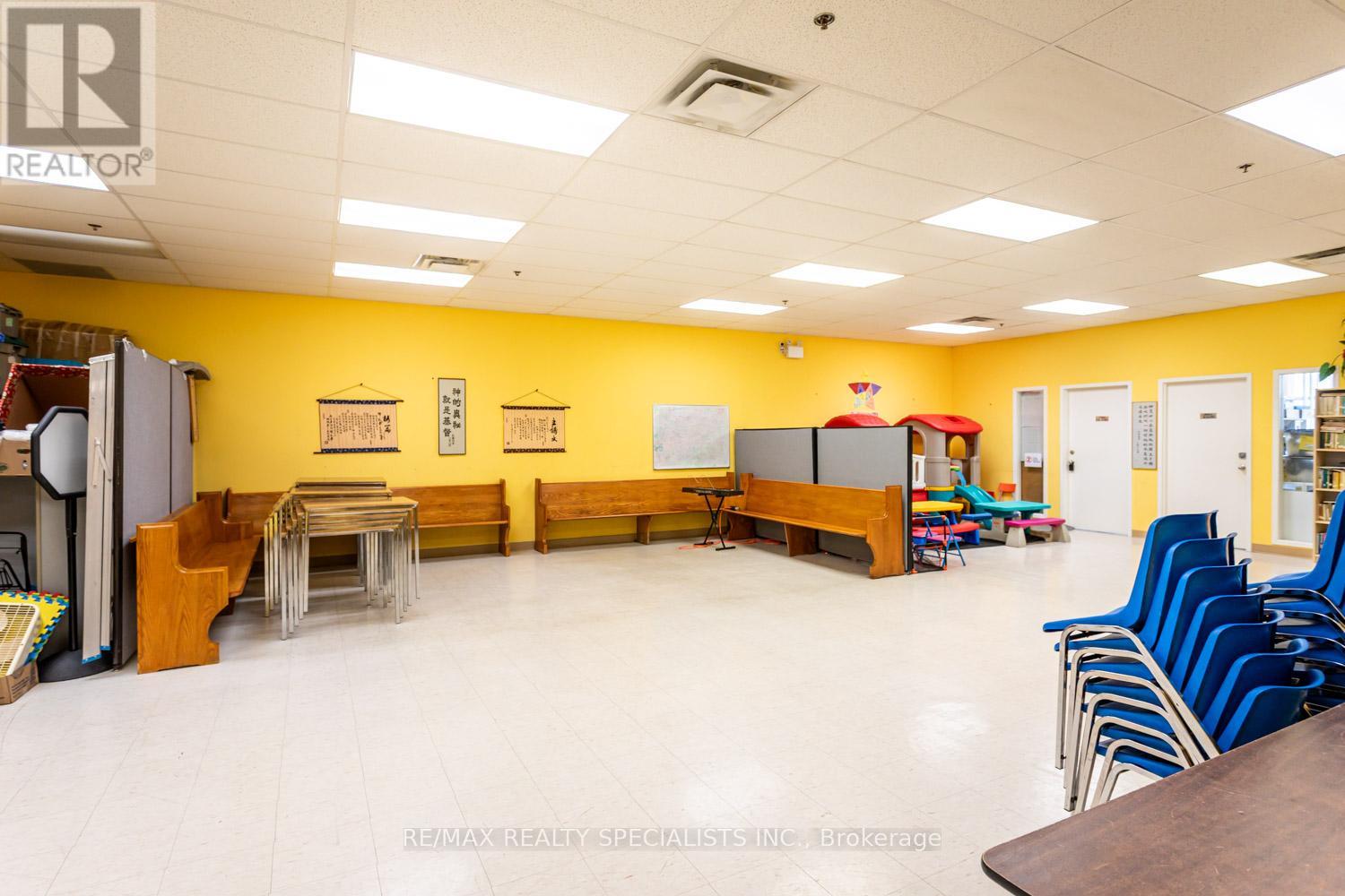 320,321,322,323 & 325 - 1550 South Gateway Road, Mississauga, Ontario  L4W 5G6 - Photo 2 - W13080882