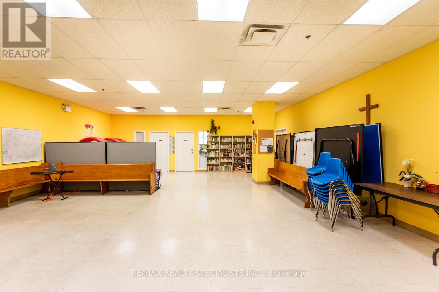 320,321,322,323 & 325 - 1550 South Gateway Road, Mississauga, Ontario  L4W 5G6 - Photo 3 - W13080882