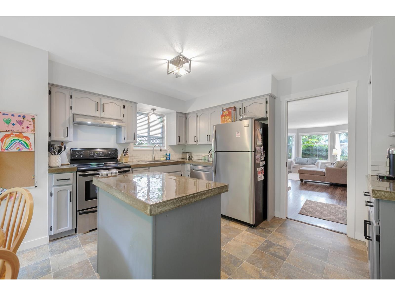 9286 212 Street, Langley, British Columbia  V1M 2B5 - Photo 6 - R3119116