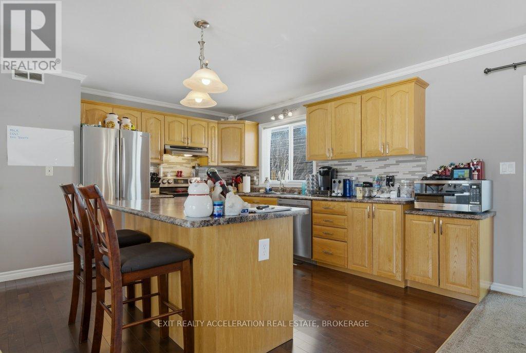 93 Henry Street, Greater Napanee, Ontario  K7R 3A6 - Photo 8 - X12839342